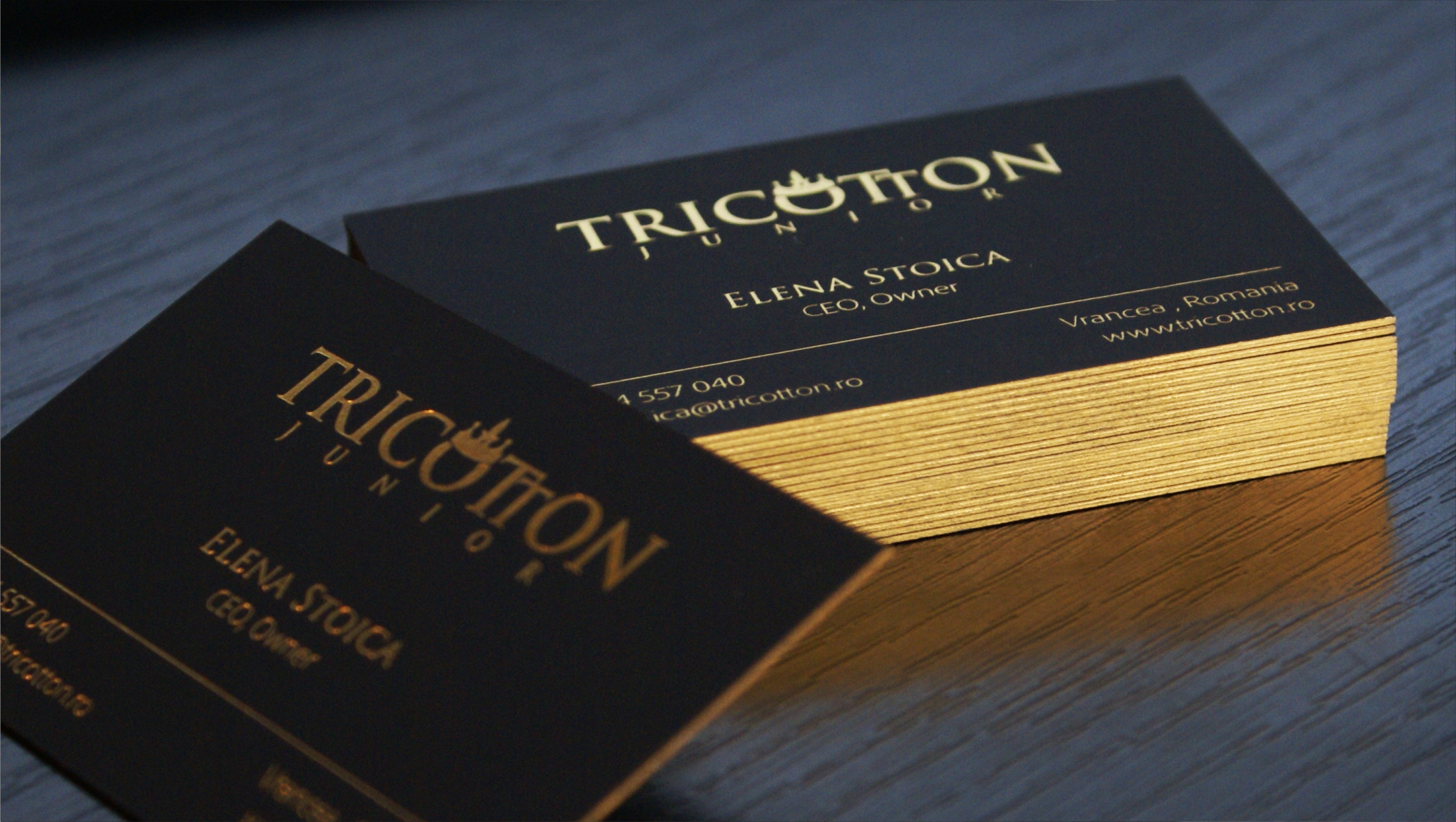 Premium business cards London with gold foil stamping