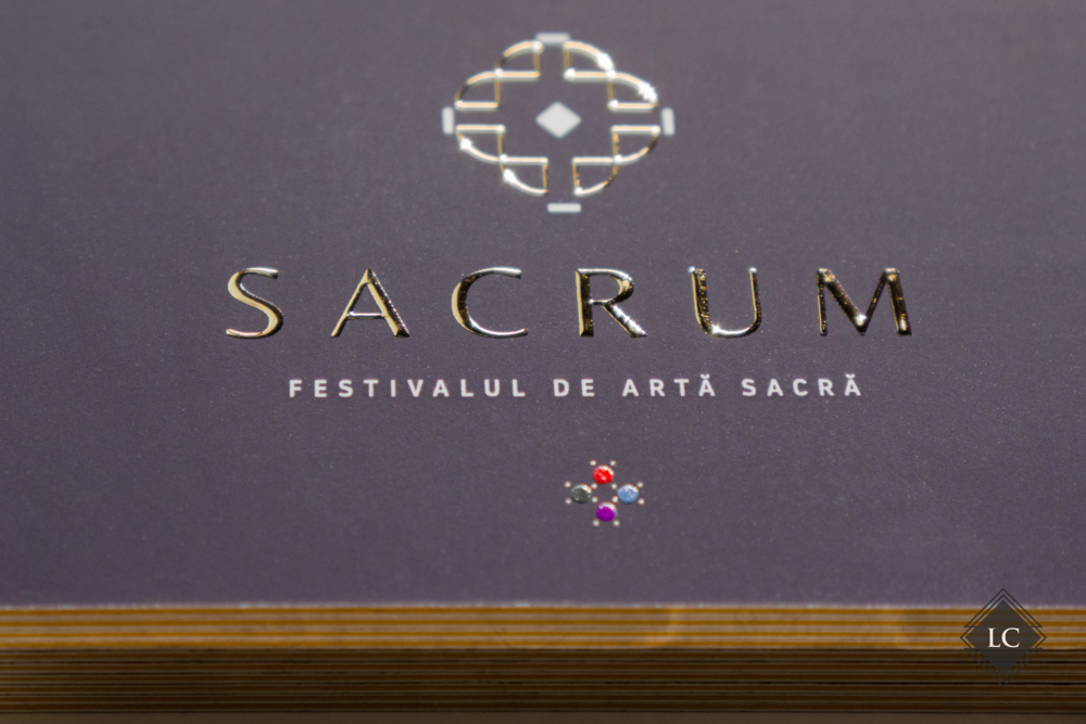 Luxury business cards raised print & gold foil