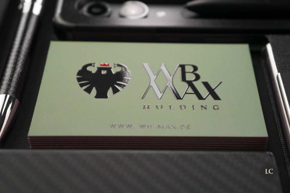 Glossy spot UV varnished luxury business cards