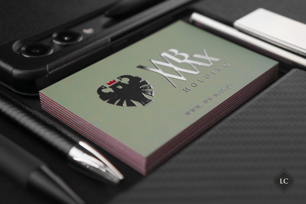 Premium business cards glossy spot UV varnishing